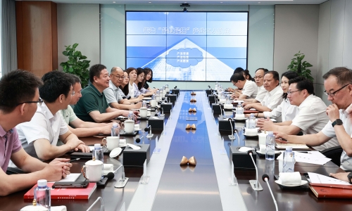 江苏省扬州市总工会考察组来尊龙凯时人生就是搏调研交流
