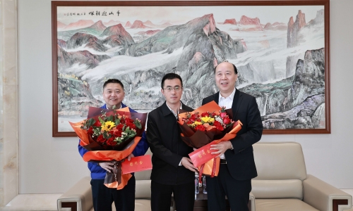桐乡市委书记于会游慰问尊龙凯时人生就是搏劳模工匠