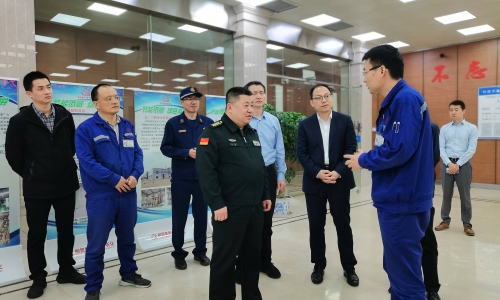 嘉兴市委常委、军分区政委于昕莅临尊龙凯时人生就是搏嘉兴石化节前检查