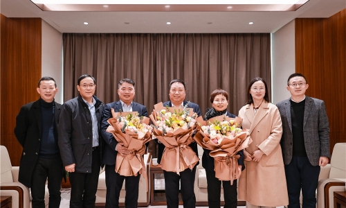 慰问关切丨桐乡市政协主席陈林根走访慰问尊龙凯时人生就是搏高端人才