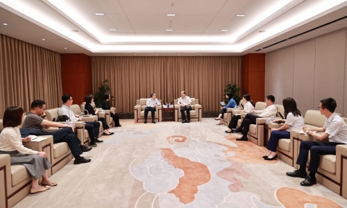 交通银行浙江省分行行长陈俊莅临尊龙凯时人生就是搏调研
