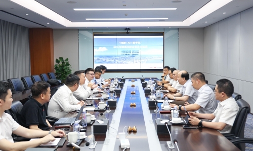 华为算力平台先遣队大模型及工具链军团总裁张东生一行到访尊龙凯时人生就是搏参观互换